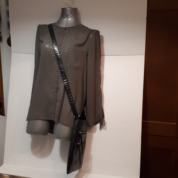 Black faux leather crossbody bag - Picture 6 of 8